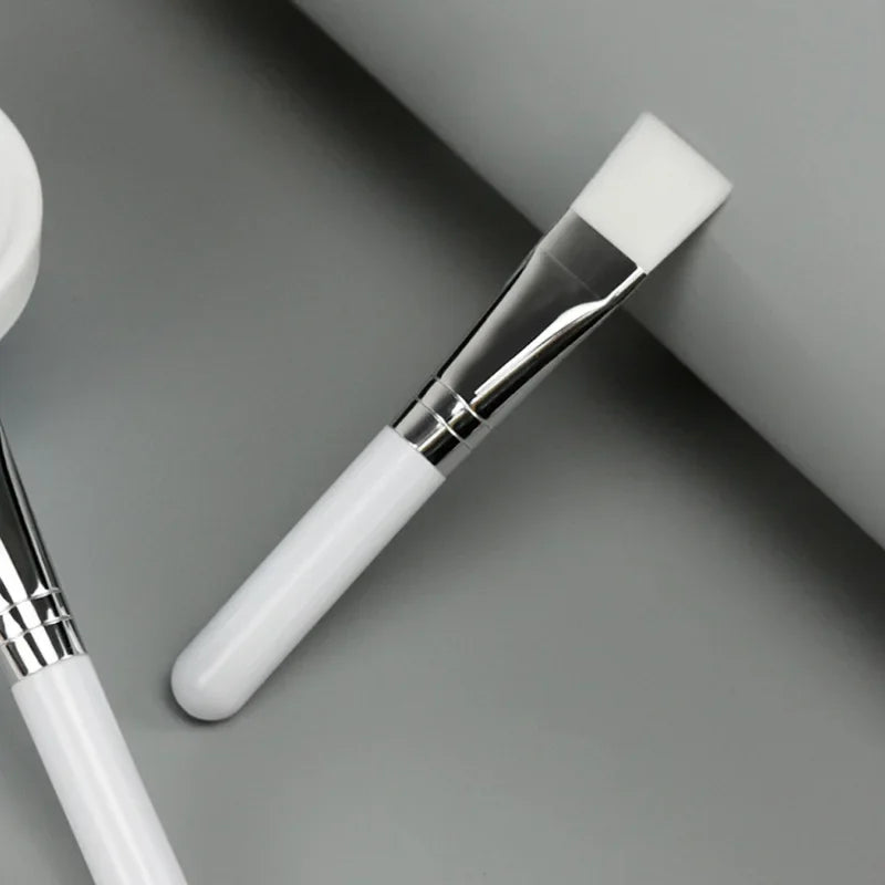 Face Mask Brush Flat Soft Hair Facial Cleansing Skin Care Blender Foundation Applicator Concealer Brush Beauty Makeup Tool