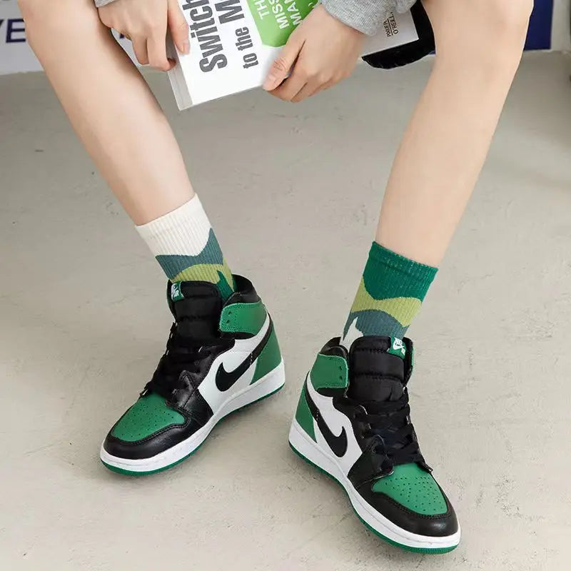 4 Pairs Of Fashionable, Soft, And Versatile Socks For Men And Women,Comfortable And Breathable, Suitable For Running And Fitness